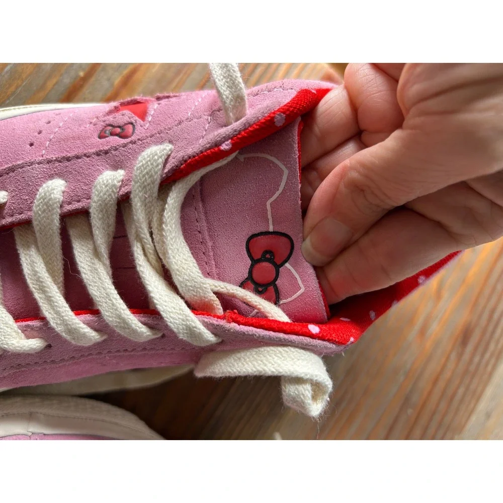 Converse One Star‎ x Hello Kitty Pink Sneakers Womens Size 7 Low Top Shoes - Picture 6 of 9